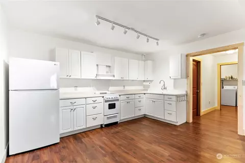 Kitchen - 417 Methow St S, Twisp, WA 98856 photo 5 of 5
