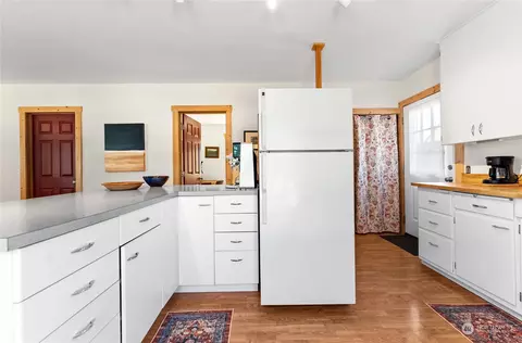 Kitchen - 417 Methow St S, Twisp, WA 98856 photo 1 of 5