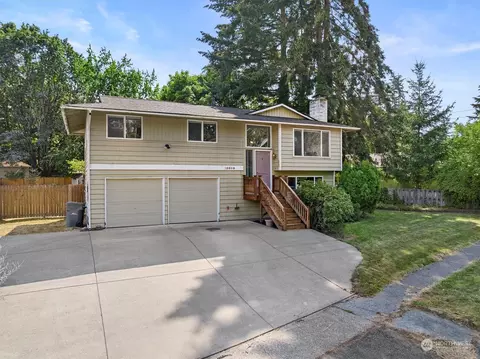 15609 NE 56th Way, Redmond, WA 98052