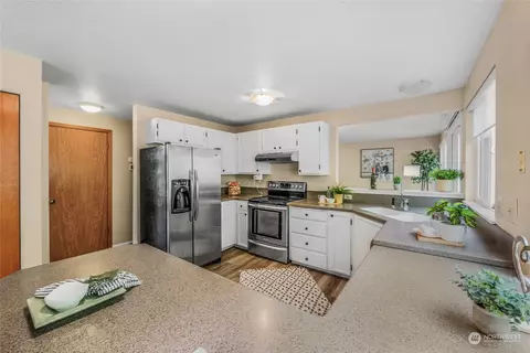 Kitchen - 23323 12th Pl W, Bothell, WA 98021 photo 3 of 3