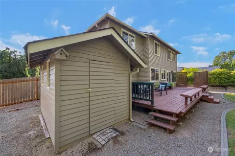 Exterior - 23323 12th Pl W, Bothell, WA 98021 photo 5 of 12