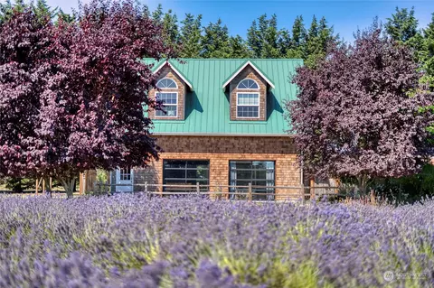 1526 Marine Dr, Sequim, WA 98382