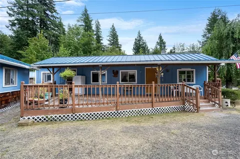 133 135 Holiday Ln, Packwood, WA 98361