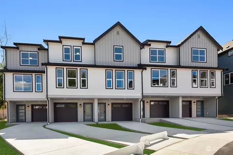 19930 Poplar Way #C-2, Lynnwood, WA 98036