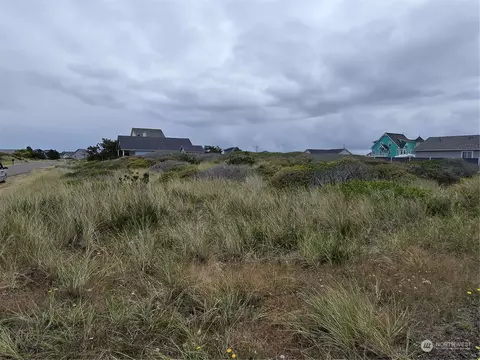 1300 Ocean Shores Blvd SW, Ocean Shores, WA 98569