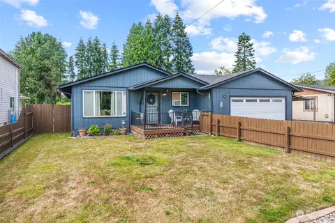 2555 32nd Ave, Longview, WA 98632
