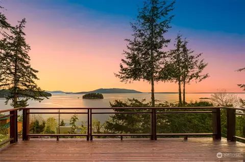1048 Chuckanut Dr, Bellingham, WA 98229