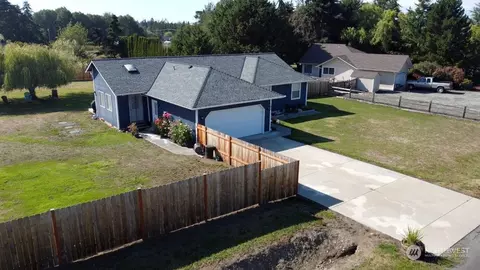 100 Mccawley Dr, Sequim, WA 98382