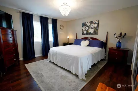 Bedroom - 100 Mccawley Dr, Sequim, WA 98382 photo 2 of 3