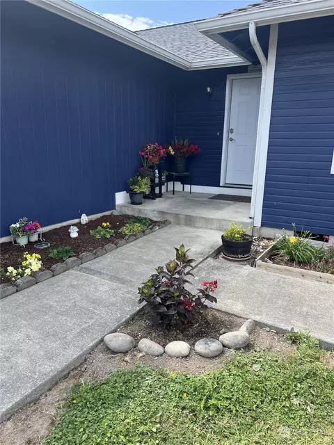 Exterior - 100 Mccawley Dr, Sequim, WA 98382 photo 3 of 8
