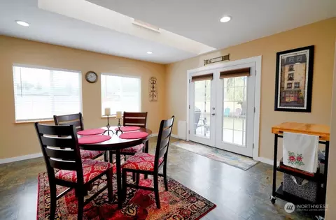 Dining - 100 Mccawley Dr, Sequim, WA 98382 photo 1 of 2