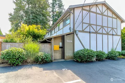 7614 206th St SW, Edmonds, WA 98026