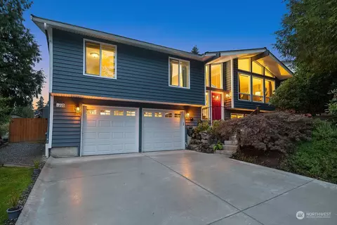 Exterior - 216 215th St SE, Bothell, WA 98021 photo 2 of 10