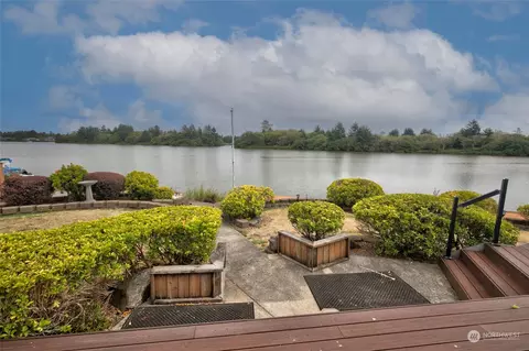 604 Mount Olympus Ave SE, Ocean Shores, WA 98569