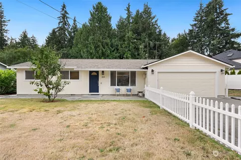 304 Lakeview Rd, Lynnwood, WA 98087