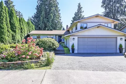 9913 NE 202nd St, Bothell, WA 98011