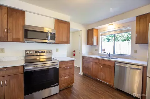 Kitchen - 29 75th St SW, Everett, WA 98203 photo 5 of 6