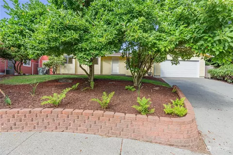 Exterior - 29 75th St SW, Everett, WA 98203 photo 2 of 10