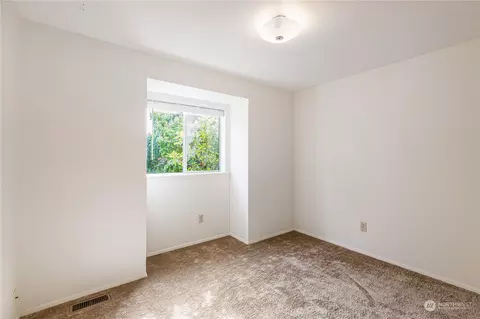 Bedroom - 29 75th St SW, Everett, WA 98203 photo 3 of 8