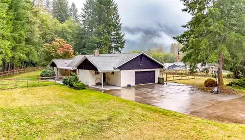 900 Main Ave, Morton, WA 98356