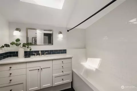 2080 23rd Ave E, Seattle, WA 98112 photo 21
