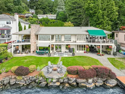 13157 Holmes Point Dr NE, Kirkland, WA 98034
