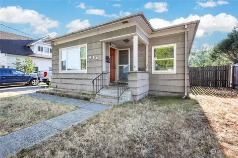 414 5th St NW, Puyallup, WA 98371