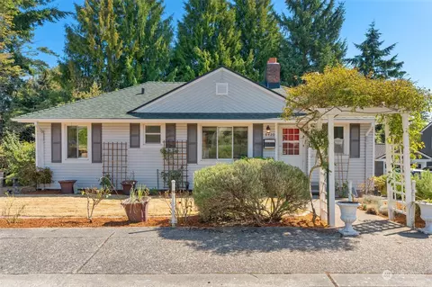 8420 36th Ave SW, Seattle, WA 98126