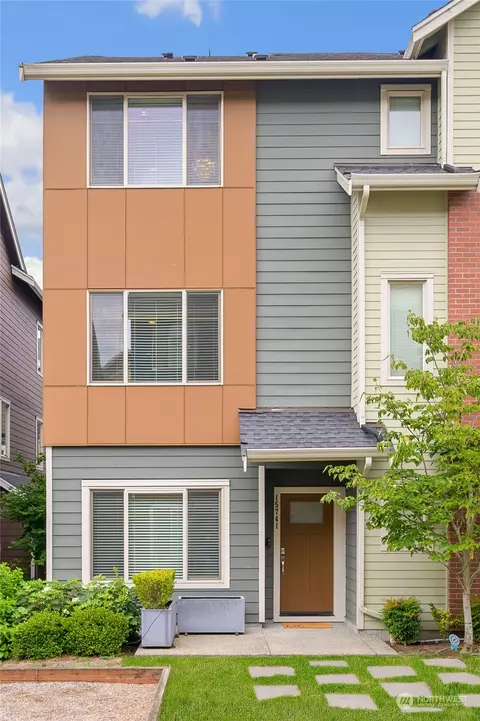15741 NE 14th Aly, Bellevue, WA 98008