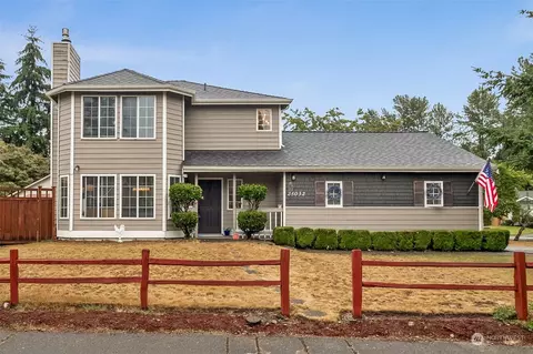 25032 Lake Wilderness Country Club Dr SE, Maple Valley, WA 98038