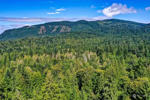 25008 SE Mirrormont Way, Issaquah, WA 98027