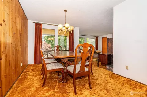 Dining - 794 Nevil, Winlock, WA 98596 photo 1 of 2