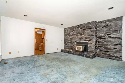 Living - 794 Nevil, Winlock, WA 98596 photo 3 of 7