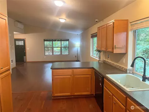 Kitchen - 18730 18th Ave E, Spanaway, WA 98387 photo 1 of 2