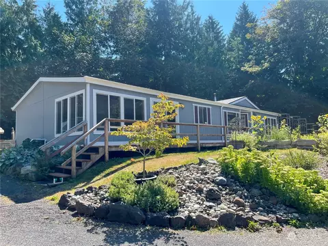 2090 Anderson Lake Rd, Chimacum, WA 98325