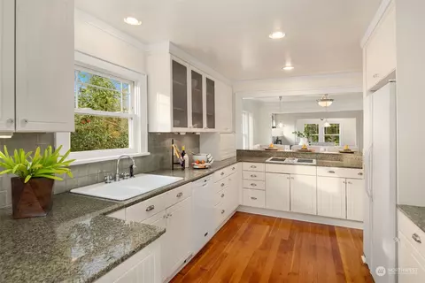 5651 Keystone Pl N, Seattle, WA 98103 photo 11