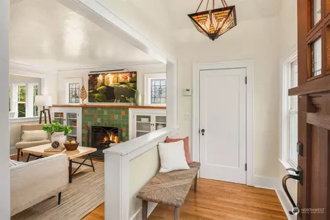 5651 Keystone Pl N, Seattle, WA 98103 photo 3
