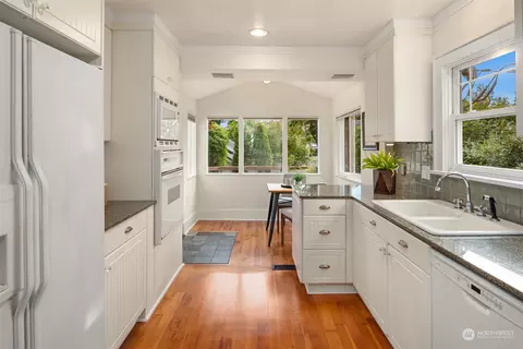 5651 Keystone Pl N, Seattle, WA 98103 photo 10