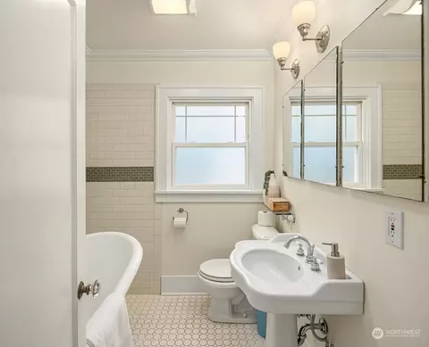 5651 Keystone Pl N, Seattle, WA 98103 photo 14