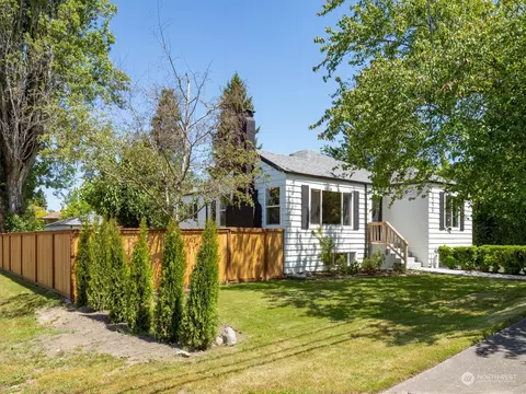 2206 S 128th St, Burien, WA 98168