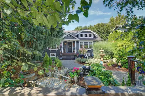 8741 Dayton Ave N, Seattle, WA 98103