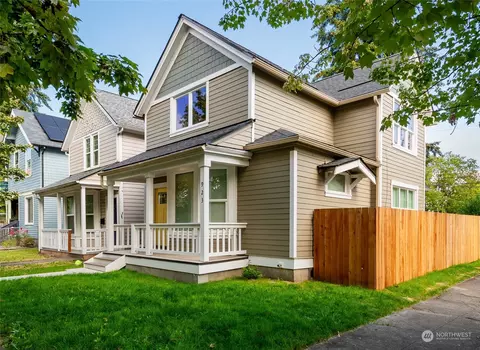 923 S M St, Tacoma, WA 98405