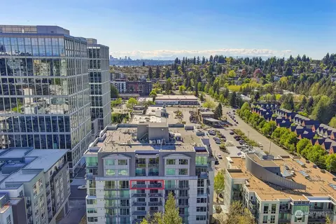 1100 106th Ave NE #806, Bellevue, WA 98004