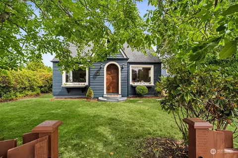 919 21st St SE, Puyallup, WA 98372