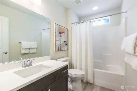 Bath - 620 238th St SE #C, Bothell, WA 98021 photo 3 of 4
