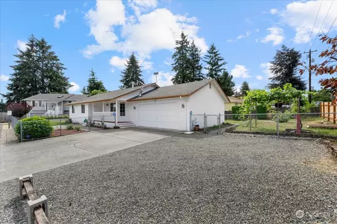 Exterior - 1318 E Casino Rd, Everett, WA 98203 photo 1 of 7