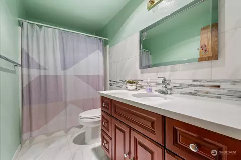 Bath - 1318 E Casino Rd, Everett, WA 98203 photo 2 of 2