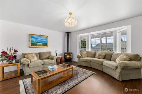 Living - 1318 E Casino Rd, Everett, WA 98203 photo 2 of 2