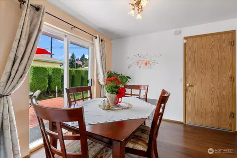 Dining - 1318 E Casino Rd, Everett, WA 98203 photo 3 of 3