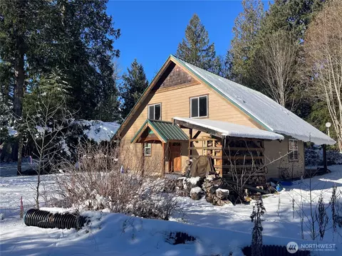 17017 Glacier Rim Dr, Deming, WA 98244